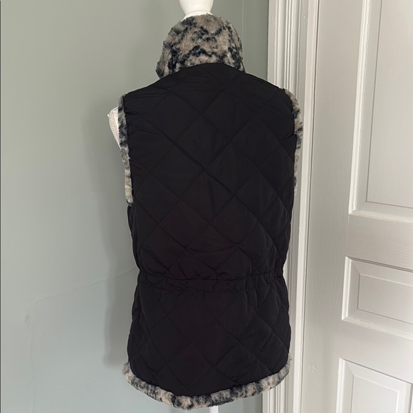 Faux Fur Vest with Black and Cream Pattern - Picture 6 of 7